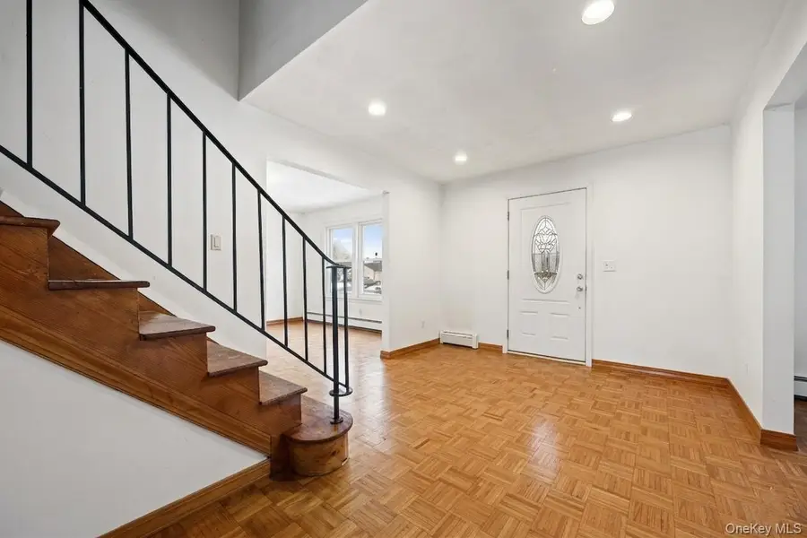 21 Apple Blossom Lane, East Patchogue, NY 11772 - #2