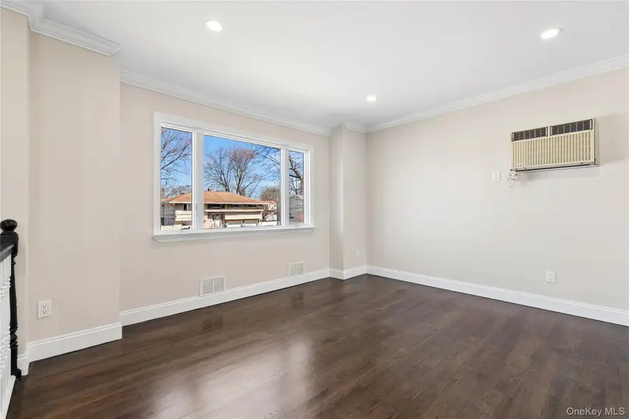 236 Vermont Avenue, Bay Shore, NY 11706 - #3