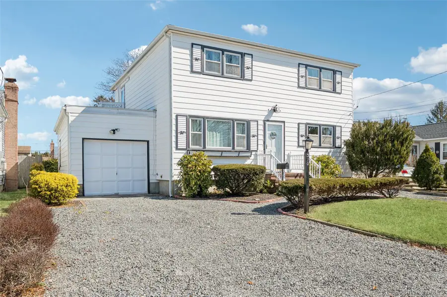 310 S 16th Street, Lindenhurst, NY 11757 - #2