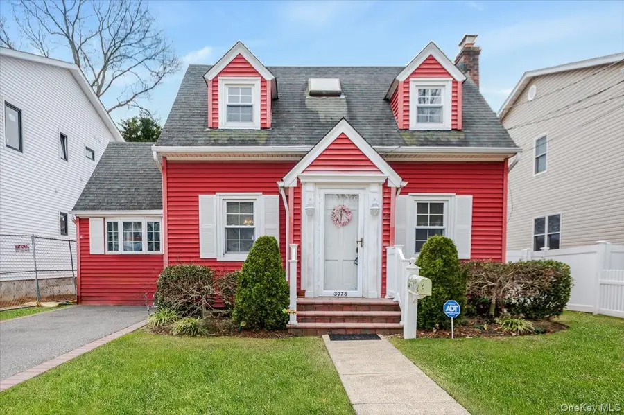 3978 William Street, Seaford, NY 11783 - #2