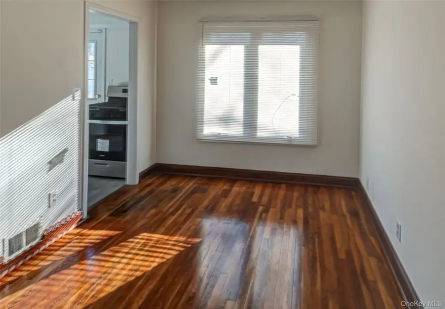 75 Miles Avenue, Albertson, NY 11507 - #3