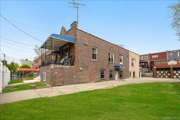 1021 E 213th Street #1, Bronx, NY 10469