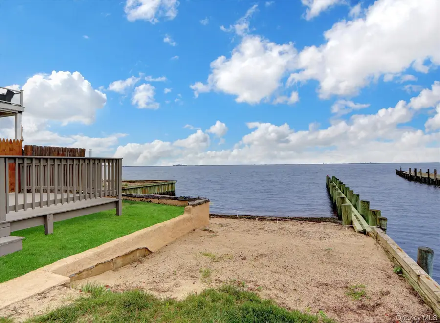 894 Bay 9th Street, West Islip, NY 11795 - #3