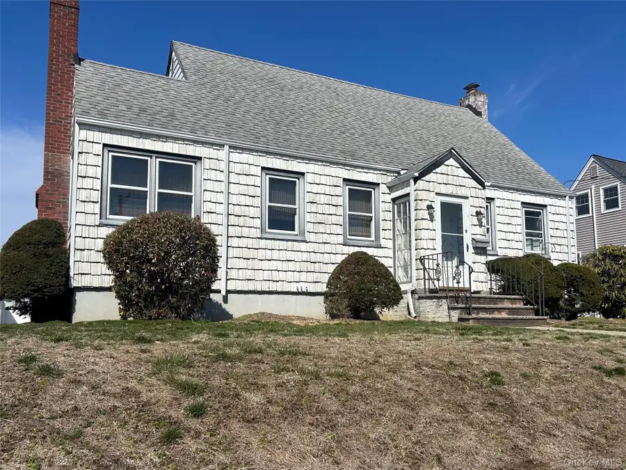 9 Hewlett Point Avenue, East Rockaway, NY 11518 - #2