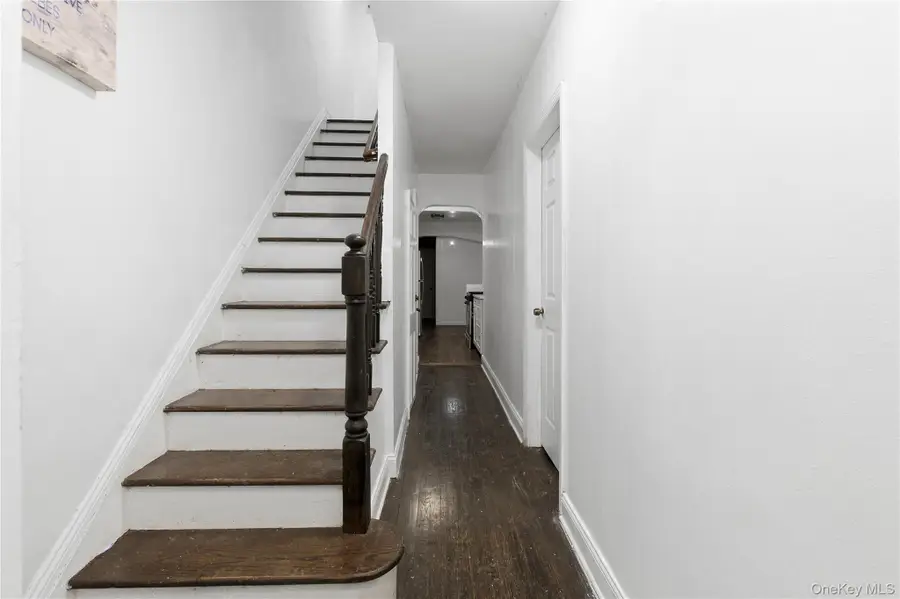 1042 E 233rd Street, Bronx, NY 10466 - #2