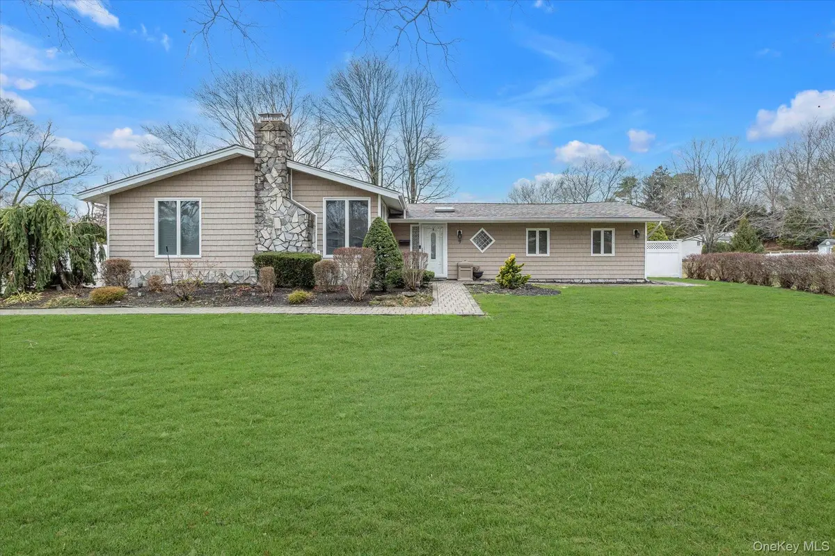 9 Lauren Avenue, Dix Hills, NY 11746 - #1