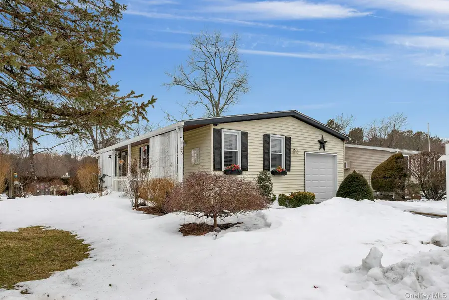 43 Village Circle S, Manorville, NY 11949 - #2