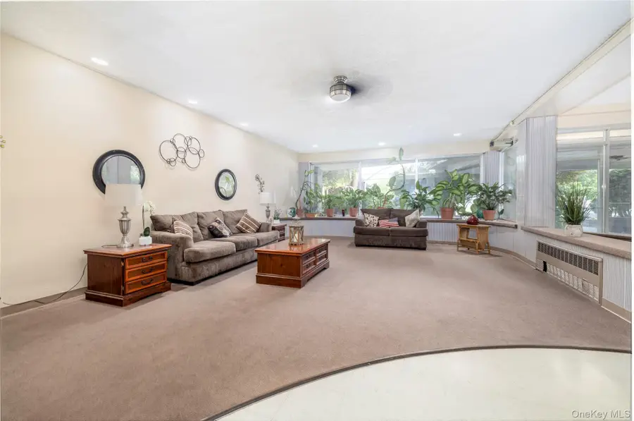 250 W Merrick Road #1E, Freeport, NY 11520 - #3