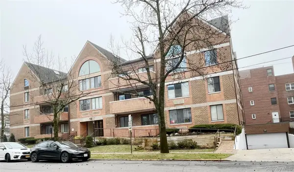 10 Canterbury Road #1B, Great Neck, NY 11021