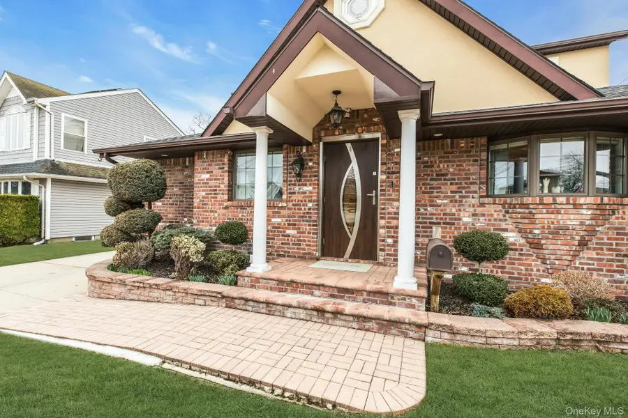 21 Terrell Lane, Hicksville, NY 11801 - #2