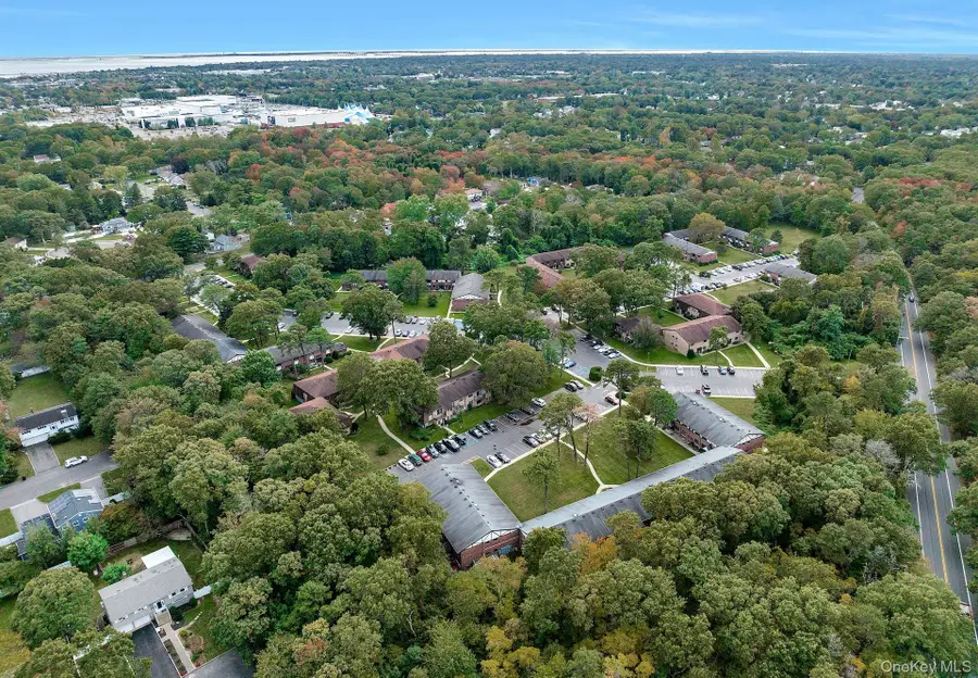 105 Newbrook Lane #105, Bay Shore, NY 11706 - #3