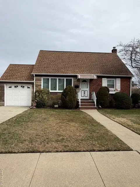 118 Carol Road, East Meadow, NY 11554 - #1