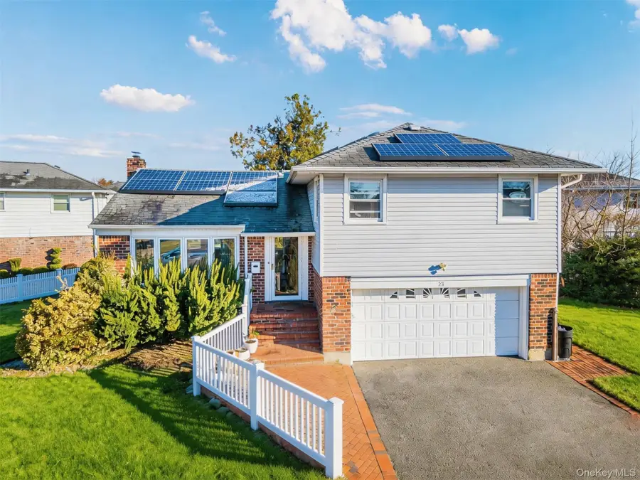 22 Forest Drive, Plainview, NY 11803 - #3