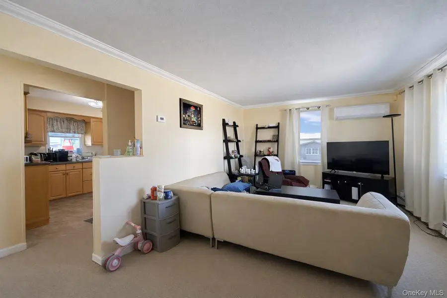 93 Birch Avenue E, Farmingdale, NY 11735 - #3