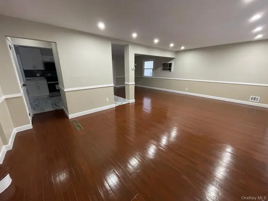 5718 Hewlett Street, Little Neck, NY 11362 - #3