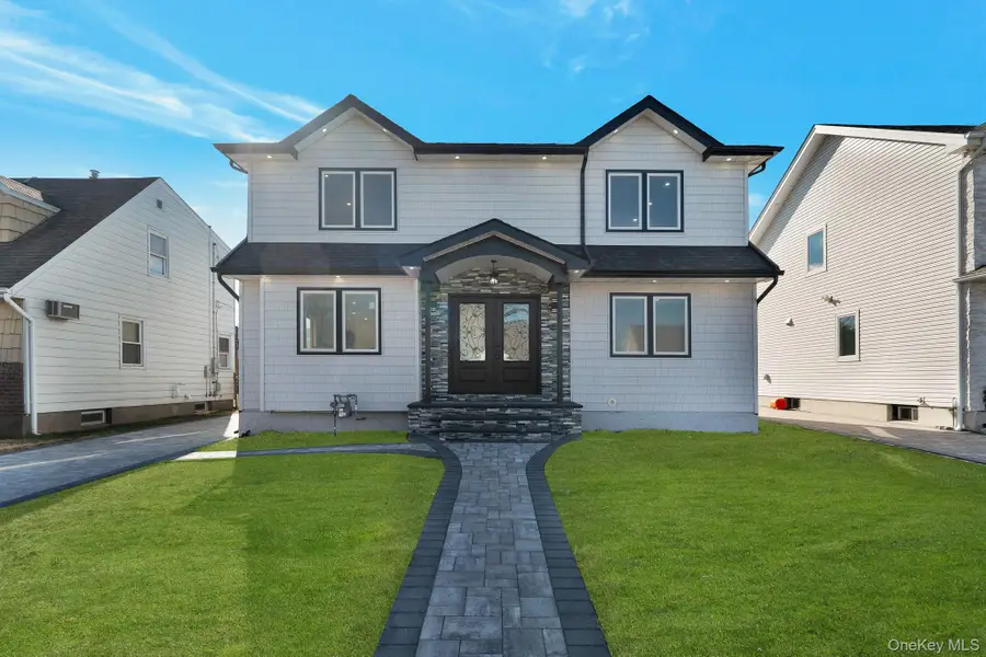 9 Park E, New Hyde Park, NY 11040 - #2