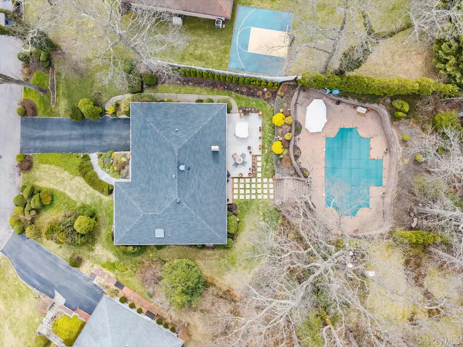 60 Ridge Drive, Plainview, NY 11803 - #2