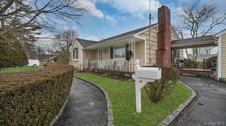 4 Roosevelt Street, Brentwood, NY 11717 - #3