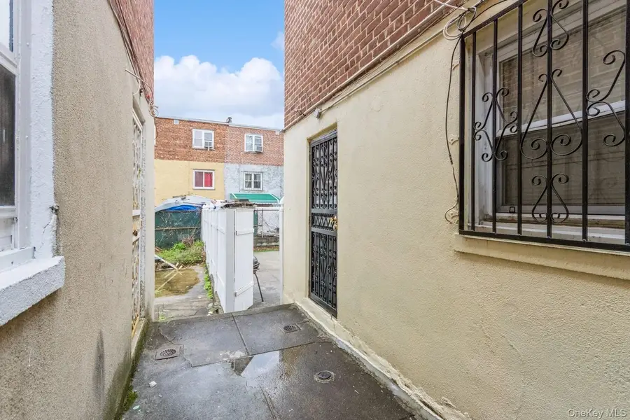 4121 Grace Avenue, Bronx, NY 10466 - #3