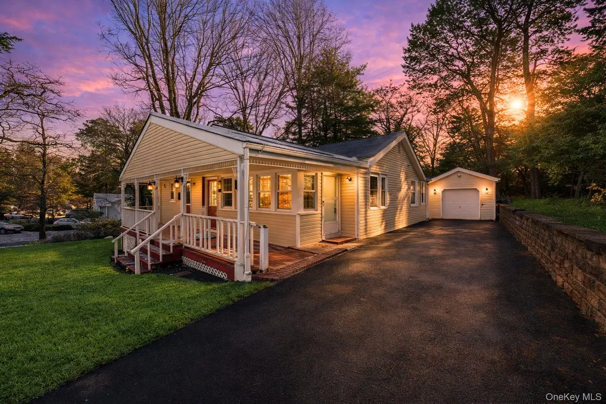 10 Pinedale Avenue, Farmingville, NY 11738 - #1