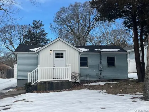 87 Ferndale Avenue, Selden, NY 11784