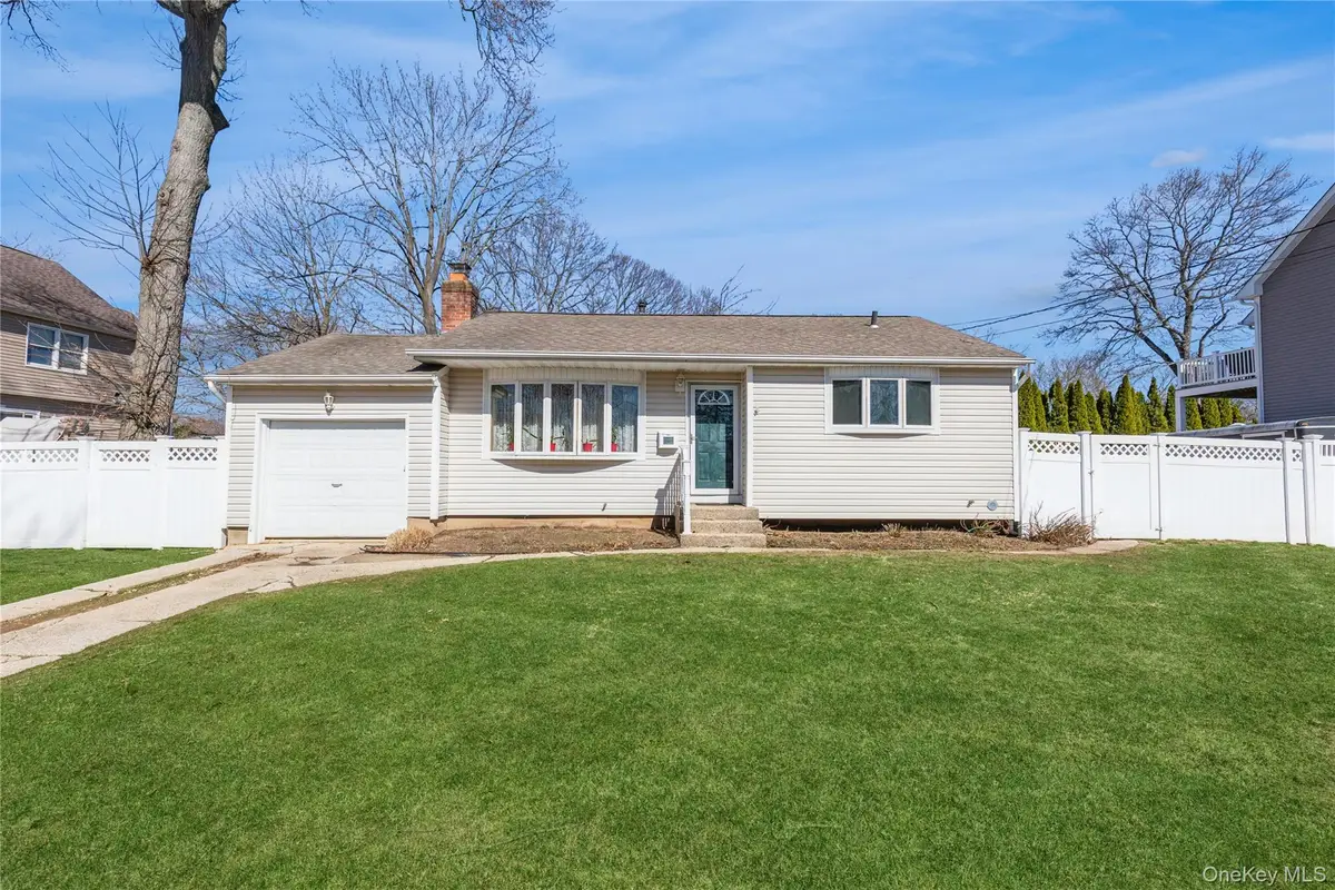 3 Grand Haven Drive, Commack, NY 11725 - #1