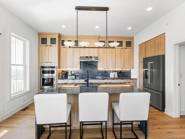 122 Captain Esposito Lane #7, Pearl River, NY 10965