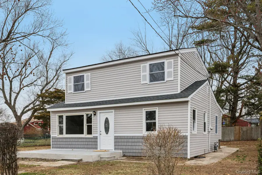 33 E Cherry Street, Central Islip, NY 11722 - #2