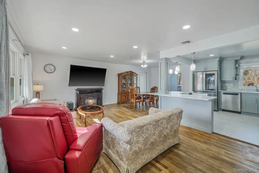 125 Lower Sheep Pasture Road, East Setauket, NY 11733 - #2