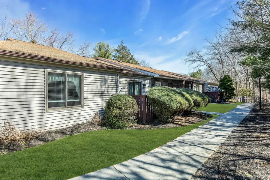 864 Skyline Drive, Coram, NY 11727 - #3