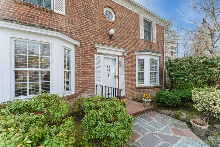 24 Welwyn Road, Great Neck, NY 11021 - #3