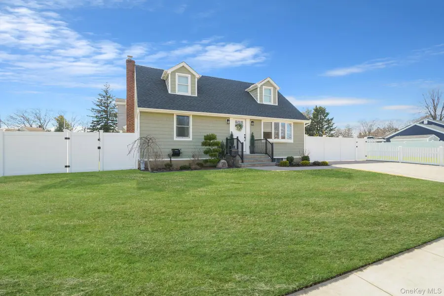 21 Adams Street N, Farmingdale, NY 11735 - #3