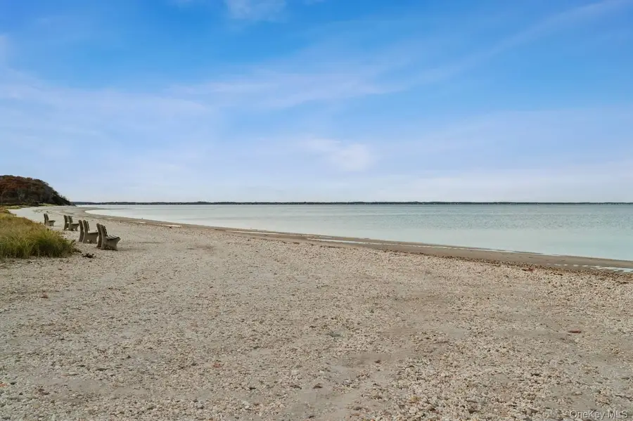 14 E Landing Road, Hampton Bays, NY 11946 - #3