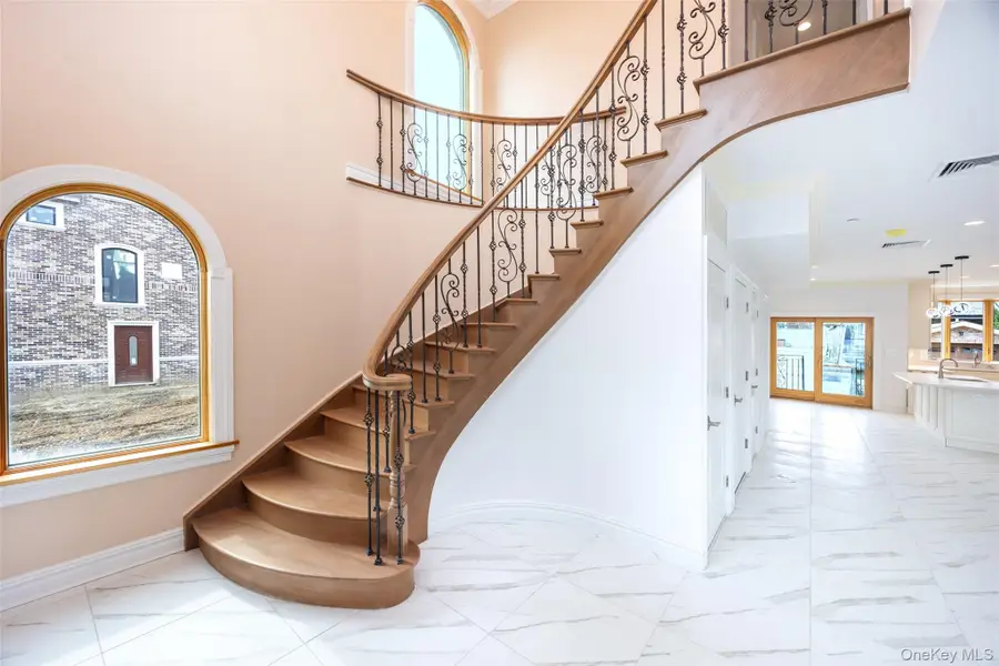 10-42 Utopia Parkway, Beechhurst, NY 11357 - #3