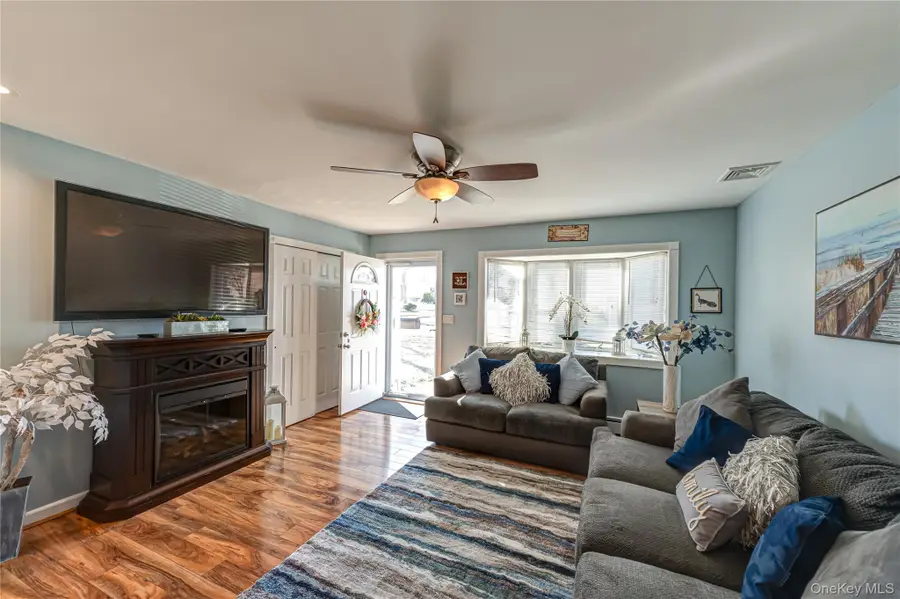 869 Udall Road, West Islip, NY 11795 - #2