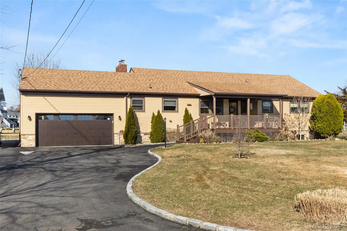 7 Montgomery Lane, Bay Shore, NY 11706 - #1