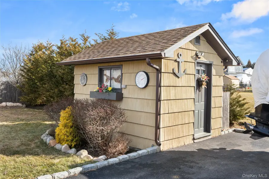 7 Montgomery Lane, Bay Shore, NY 11706 - #3