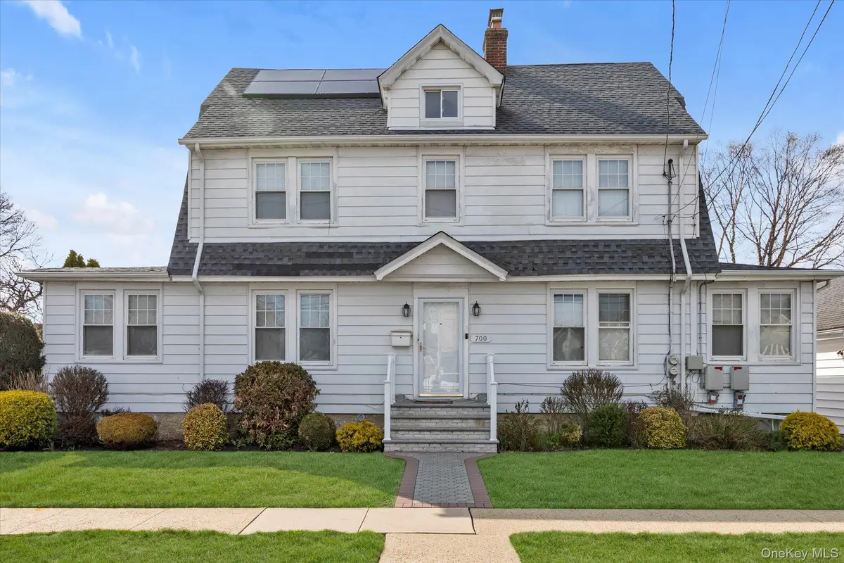 700 Partridge Avenue, West Hempstead, NY 11552 - #1