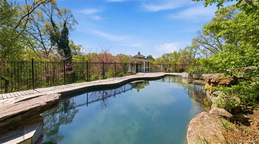 33 Greenbriar Drive, Chappaqua, NY 10514 - #3