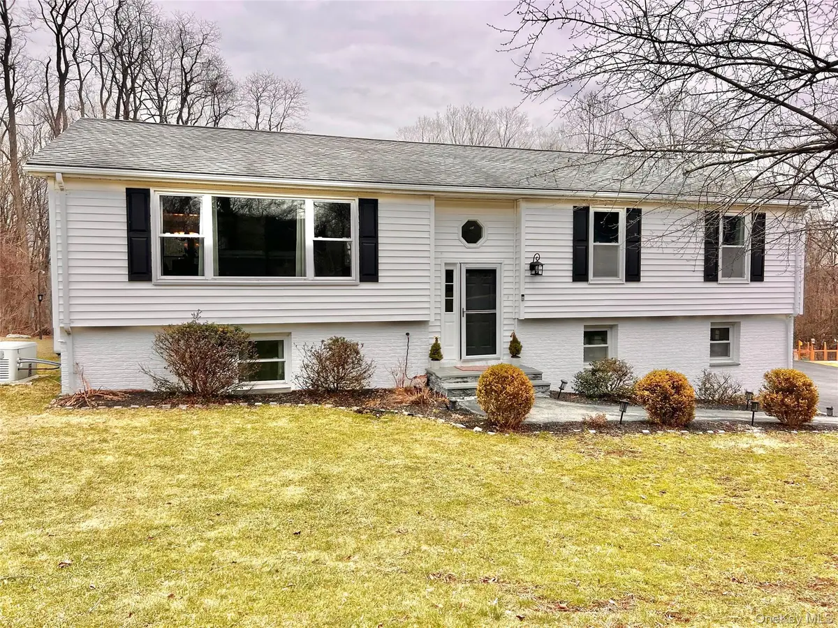 4 Stonewall Farm Road, Mahopac, NY 10541 - #1