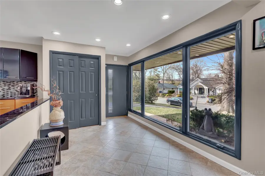 14 Regent Place, Roslyn, NY 11576 - #3