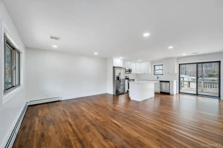 350 Brookhaven Avenue, Riverhead, NY 11901 - #3