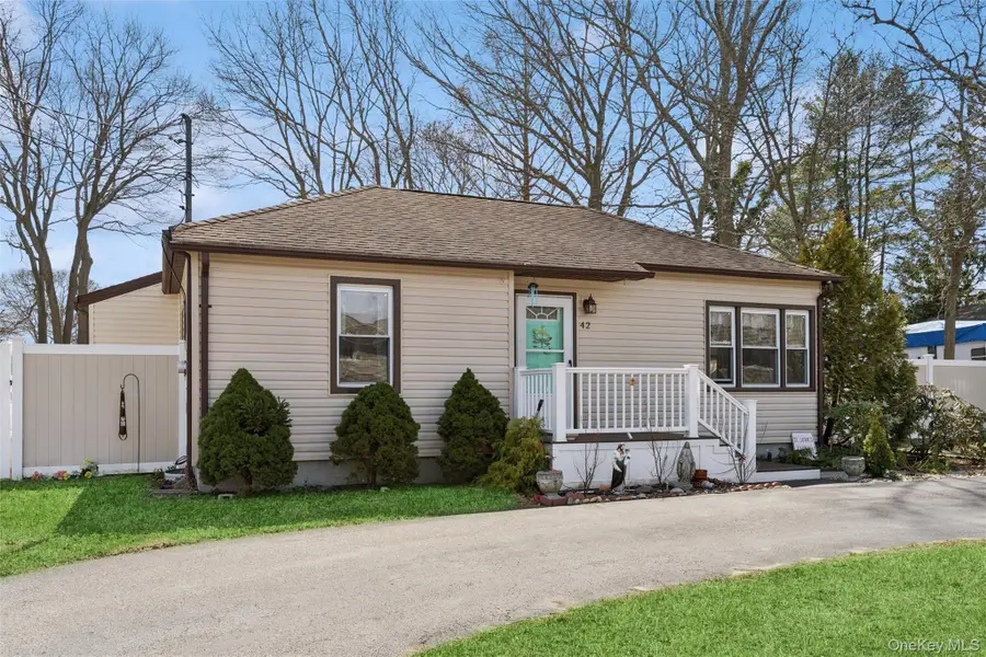 42 Pinetop Drive, Shirley, NY 11967 - #2