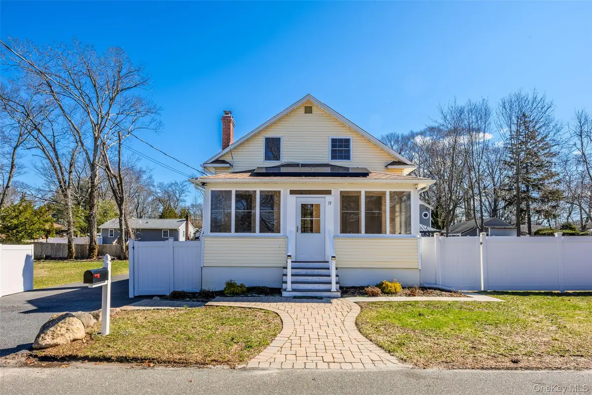 19 Milburn Road, Sound Beach, NY 11789 - #1