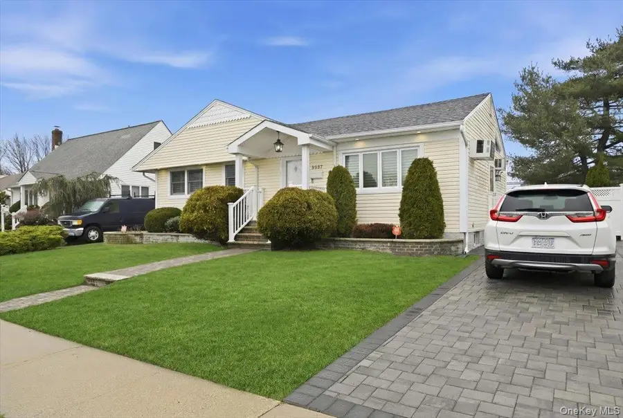 3937 Kingsberry Road, Seaford, NY 11783 - #3