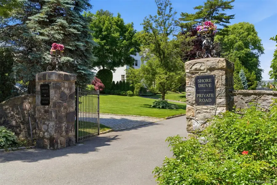 2 Shore Drive, Manhasset, NY 11030 - #2