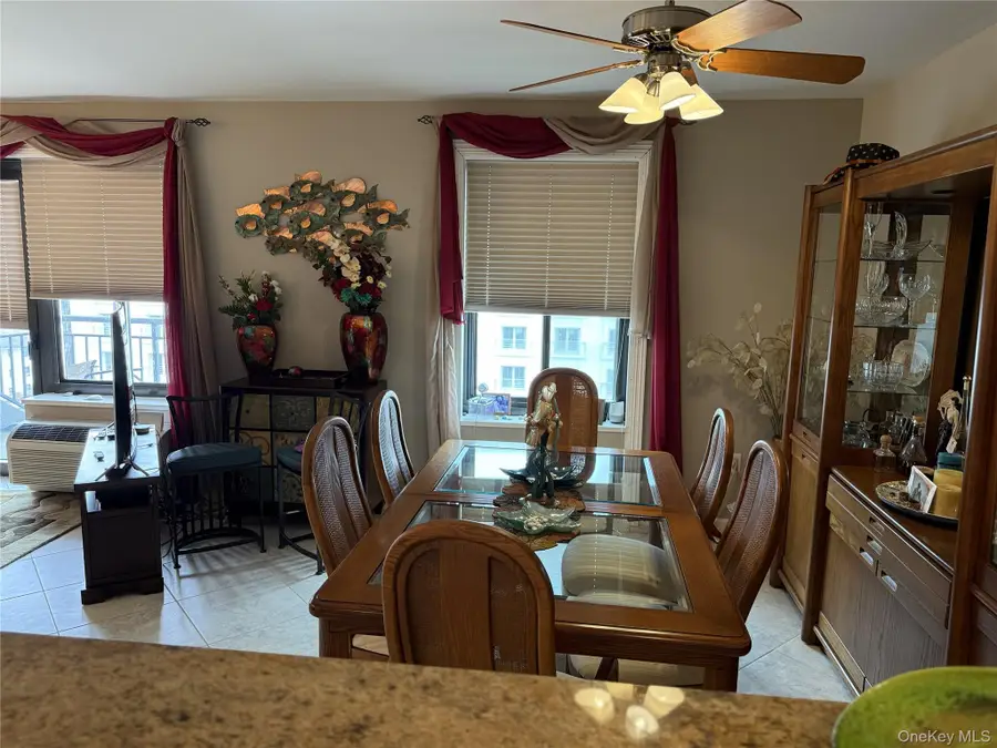 100 W Broadway #6L, Long Beach, NY 11561 - #3