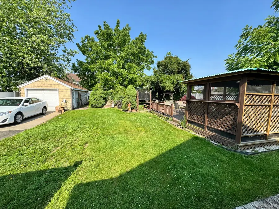 318 Felter Avenue, Hewlett, NY 11557 - #2