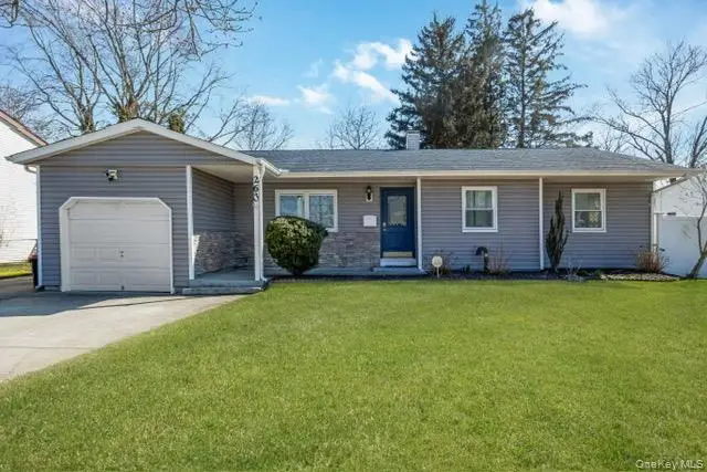 260 New Hampshire Avenue, Bay Shore, NY 11706 - #1