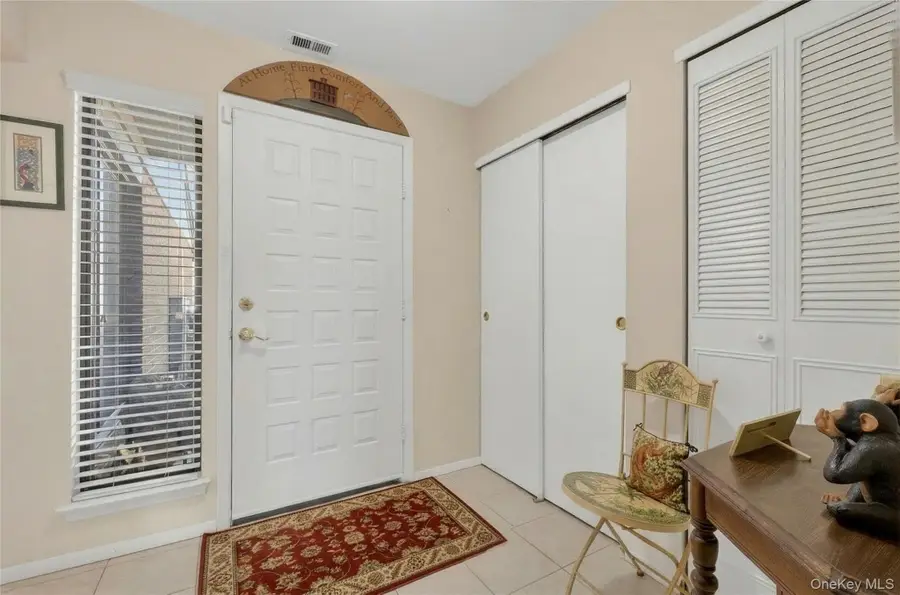 285 Carriage House Drive, Jericho, NY 11753 - #3